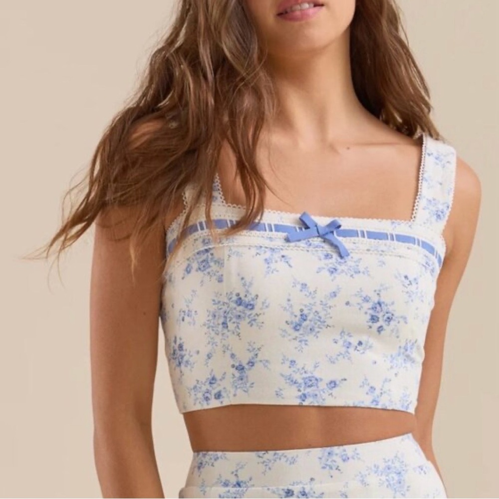 Floral Blue and White Crop Top